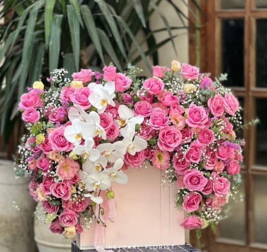 29 مدل گل افتتاحیه ویژه با گل های طبیعی 23